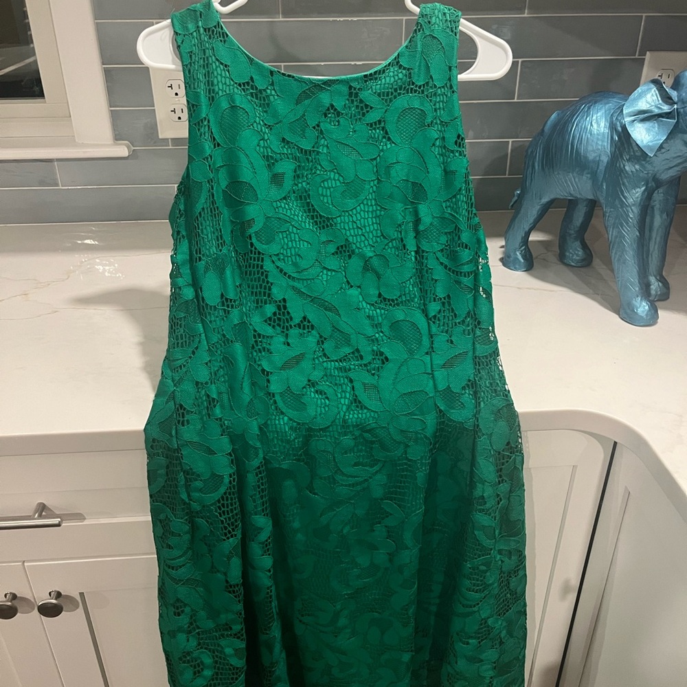 Green Lace Midi Dress (Must Add to a Bundle Amounting to a Minimum of $20)